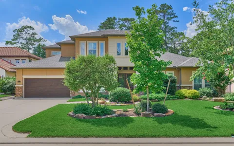 $1,740,000 | 35 Pondera Point Drive, The Woodlands, TX 77375