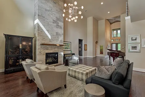 $1,740,000 | 35 Pondera Point Drive, The Woodlands, TX 77375