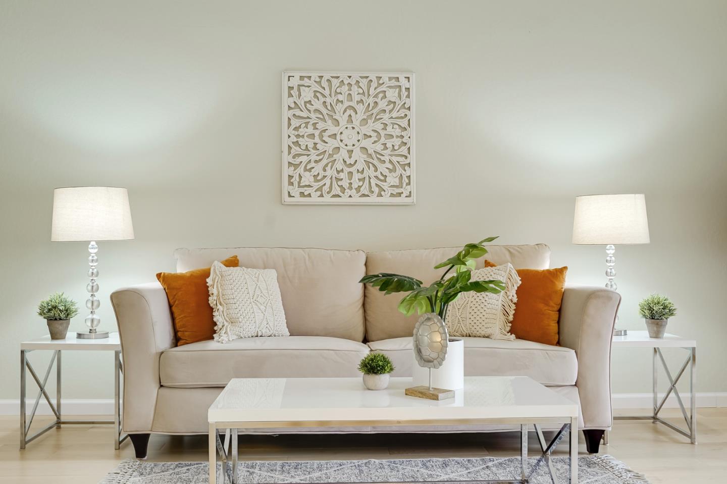 2601 Willowbrook Lane, Unit 9 Aptos, CA 95003 - Photo 5 of 29 a living room with furniture and a lamp