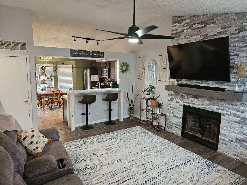 1451 Tera Alta Road Columbus, OH 43207 - Photo 2 of 20 D403D145-8621-4833-B0A3-B5D3CF3FE151