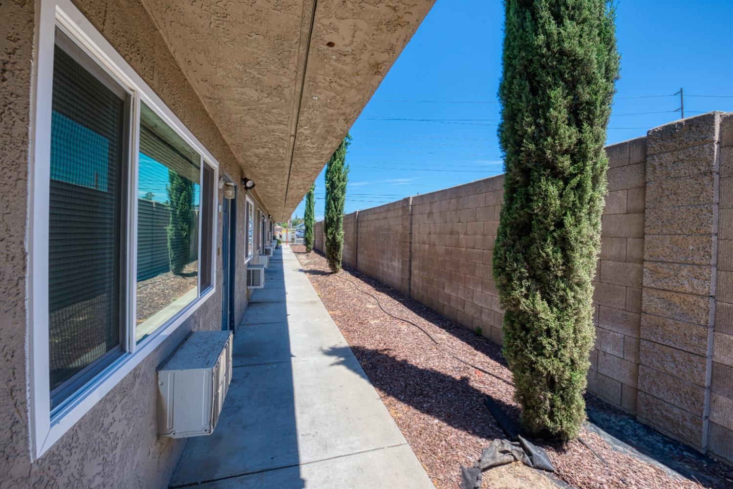 431 Coffee Road Modesto, CA 95355 - Photo 4 of 39