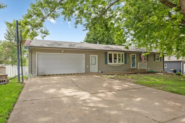 $260,000 | 1401 Summer Lane, Faribault, MN 55021