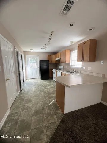 $975 | 2114 33rd Avenue, Unit B, Gulfport, MS 39501