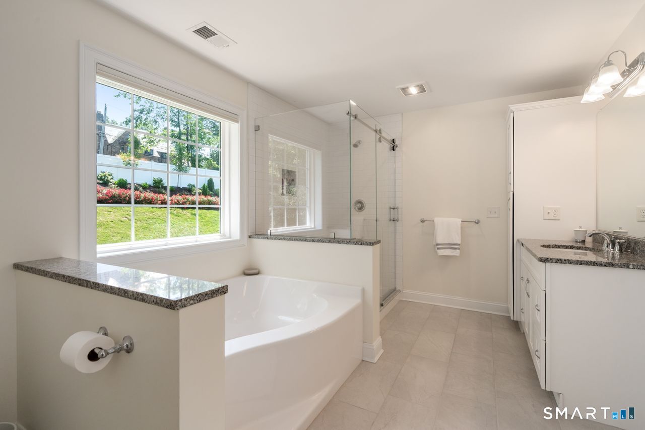 12 Stratford Road West Hartford, CT 06117 - Photo 22 of 40