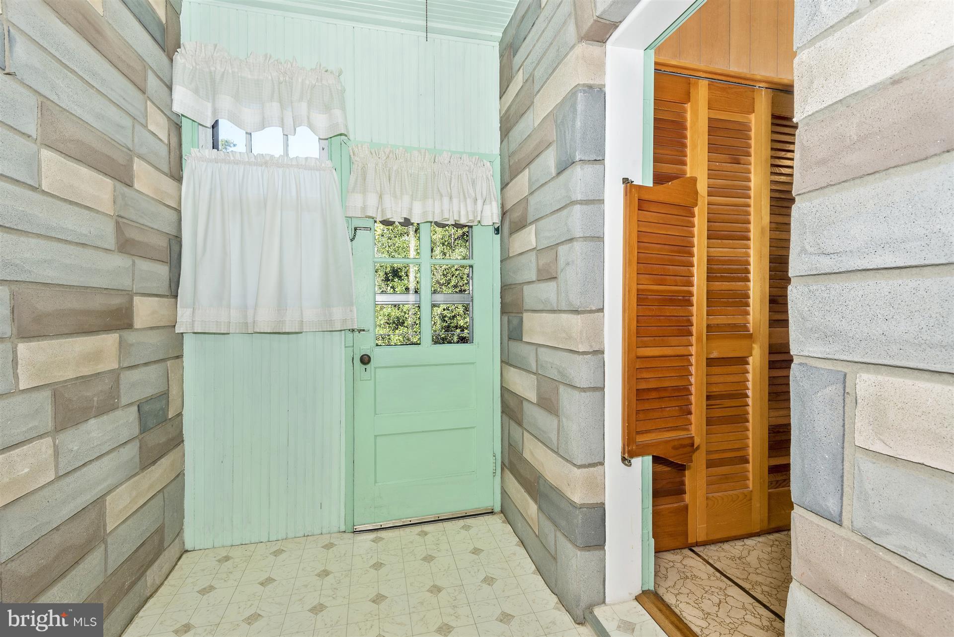 2601 Gillis Road Mount Airy, MD 21771 - Photo 13 of 29 a bathroom with a shower