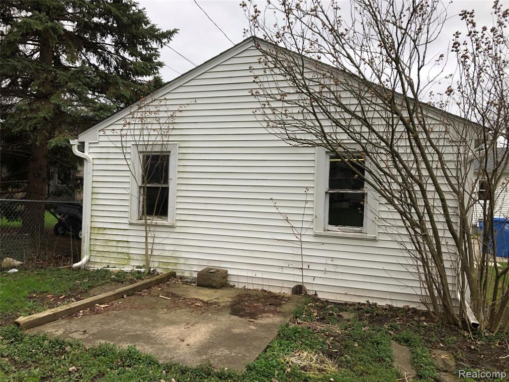 6210 Inkster Road Dearborn Heights, MI 48127 - Photo 10 of 27