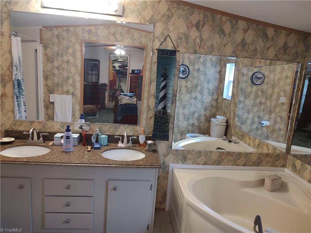 13736 Vintage Road Eden, NC 27288 - Photo 8 of 23 Gallery Image 8