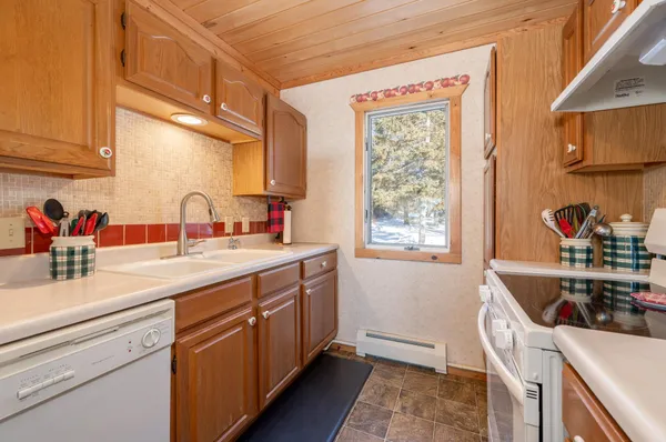 $379,000 | 49091 County Road 134, Talmoon, MN 56637