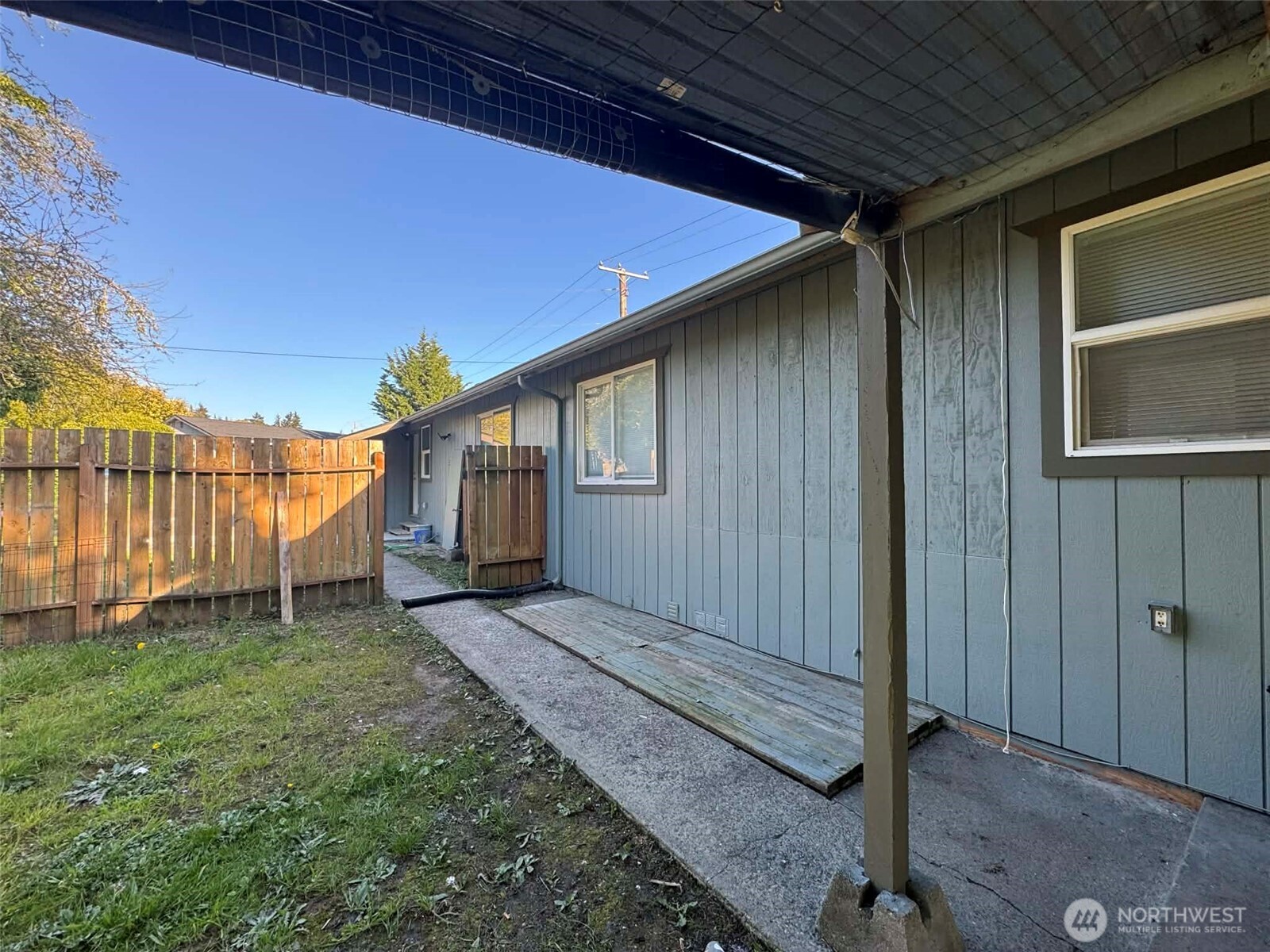 150 Lebo Boulevard Bremerton, WA 98310 - Photo 4 of 36