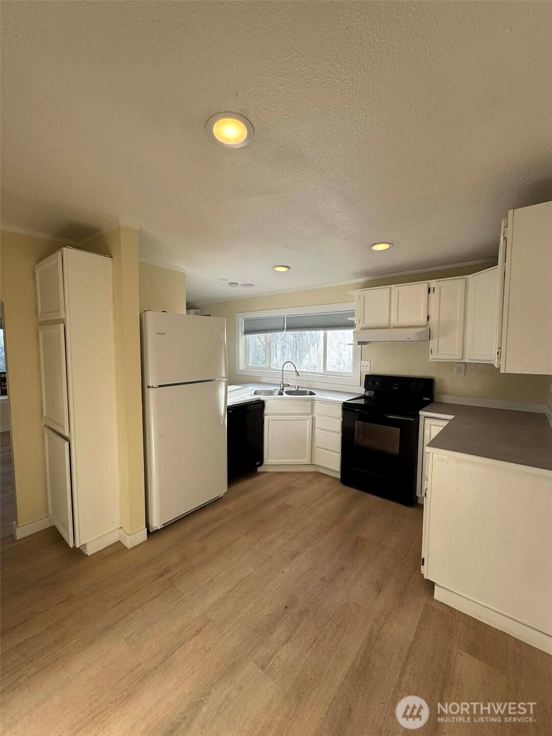 150 Lebo Boulevard Bremerton, WA 98310 - Photo 10 of 36