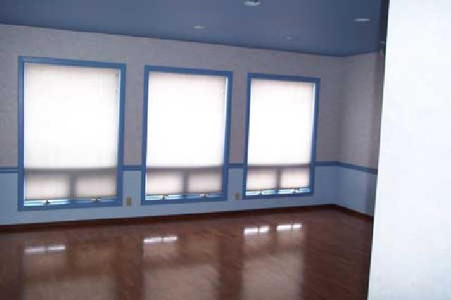 811 Bittner Road Yakima, WA 98901 - Photo 4 of 9 an empty room with a window