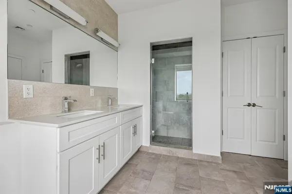 $3,500 | 2 Executive Drive, Unit 621, Fort Lee, NJ 07024