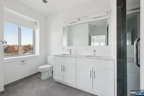 $3,500 | 2 Executive Drive, Unit 621, Fort Lee, NJ 07024