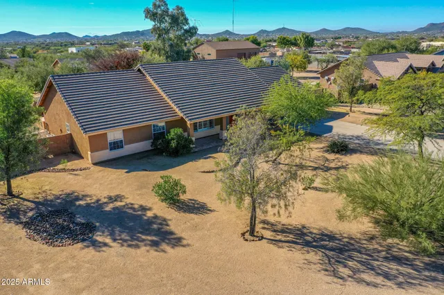 $1,075,000 | 1703 East Maddock Road, Phoenix, AZ 85086