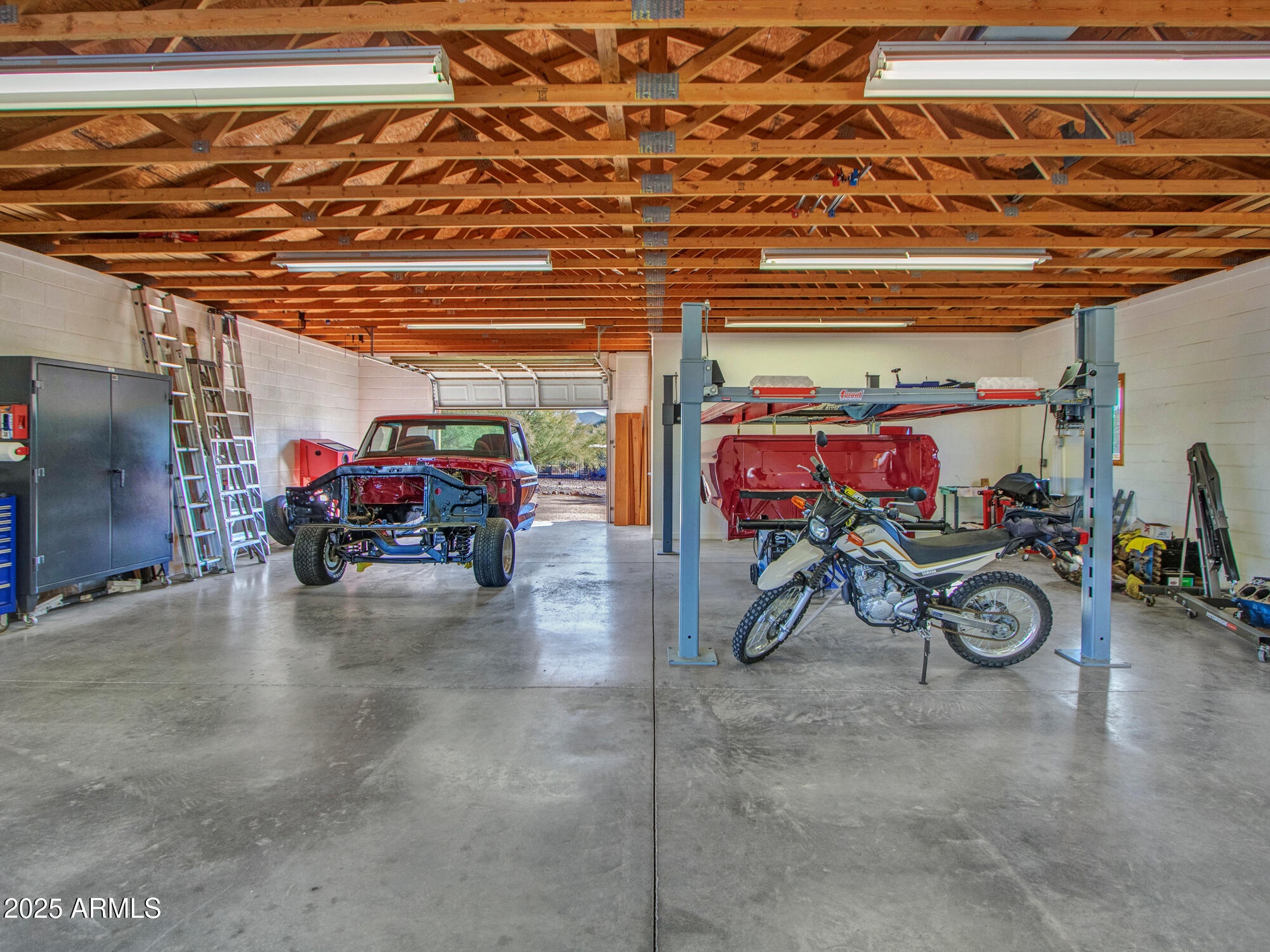 1703 East Maddock Road Phoenix, AZ 85086 - Photo 49 of 63 06-Shop-(8)