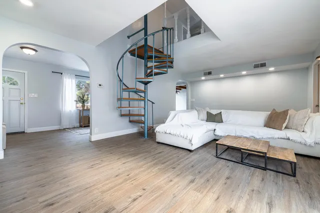 $259,900 | 224 East Cherry Lane, Coalinga, CA 93210