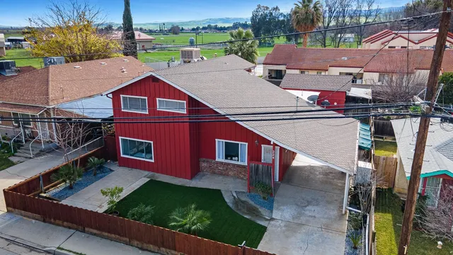 $259,900 | 224 East Cherry Lane, Coalinga, CA 93210