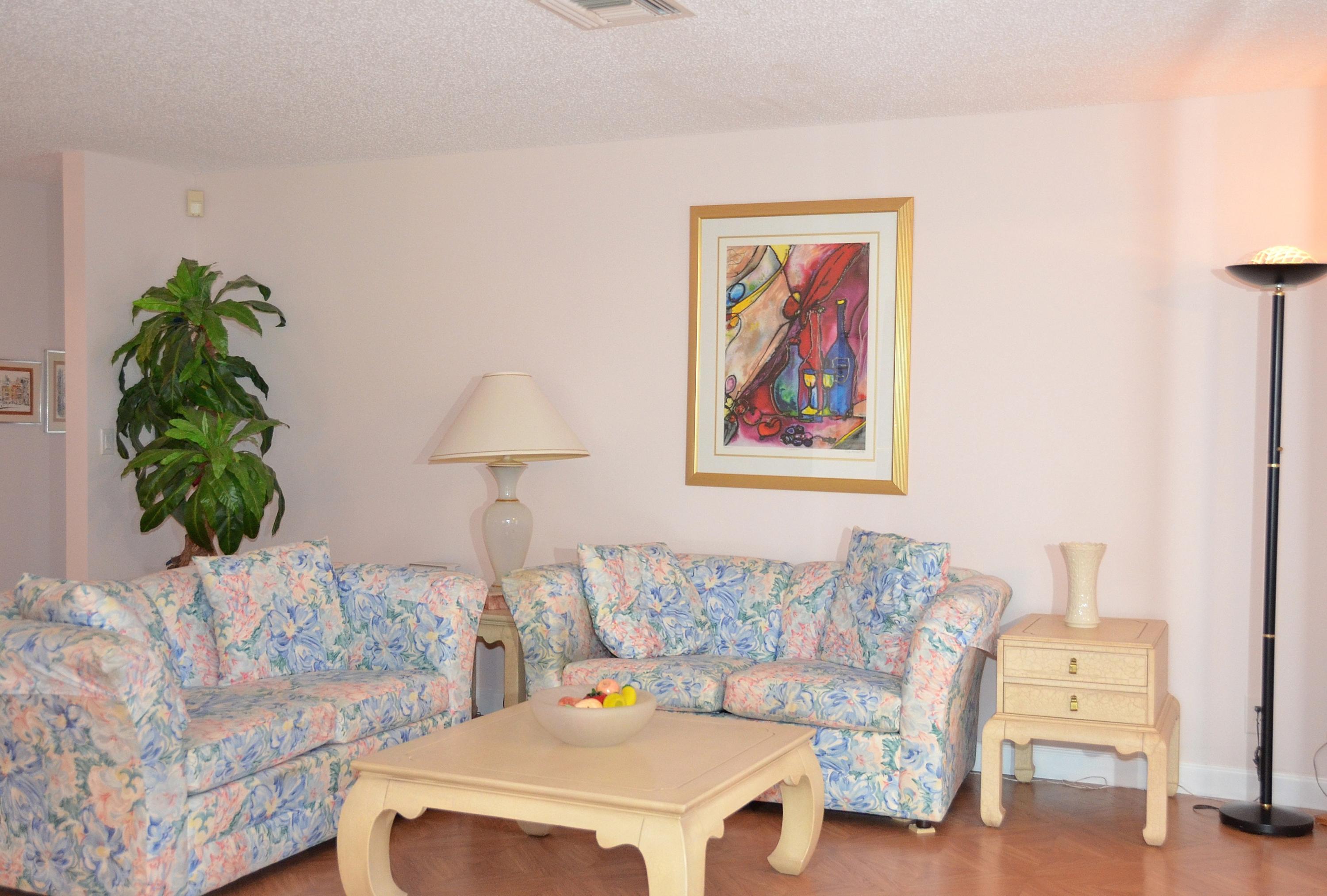 6044 Lasalle Road Delray Beach, FL 33484 - Photo 10 of 23 LIVING ROOM