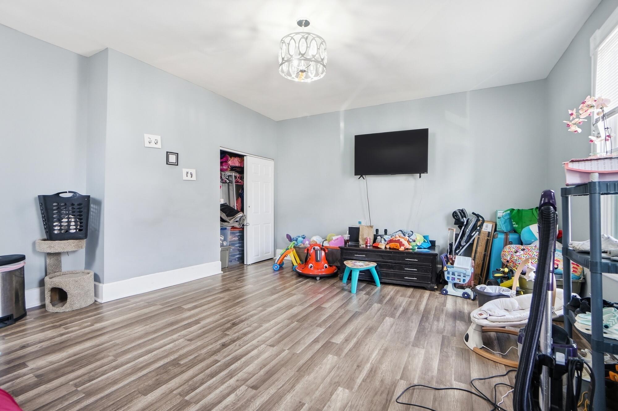 329 Bush Street Covington, KY 41011 - Photo 5 of 19