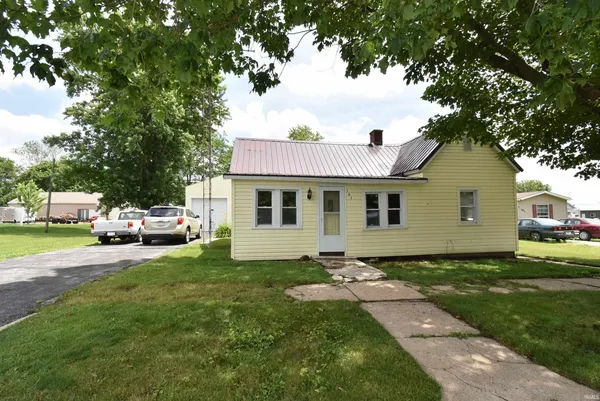 $75,000 | 305 South Chestnut Street, Earl Park, IN 47942