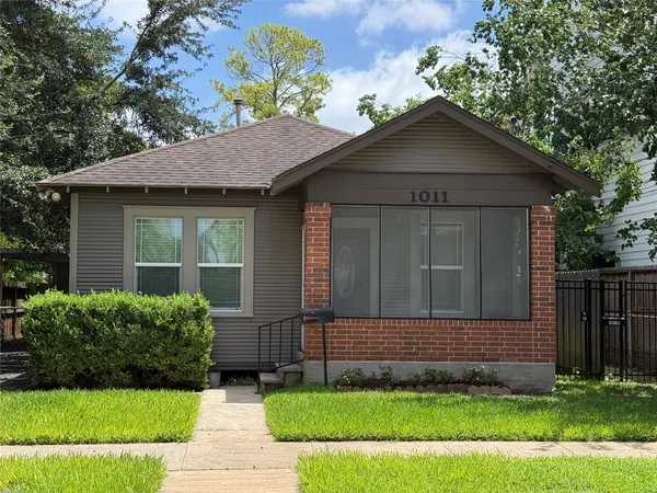 $2,200 | 1011 Nadine Street, Houston, TX 77009
