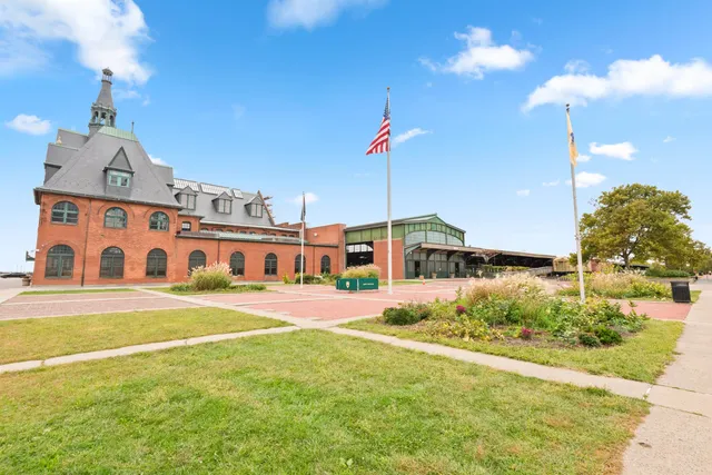 $475,000 | 300 Communipaw Avenue, Unit 149, Jersey City, NJ 07304