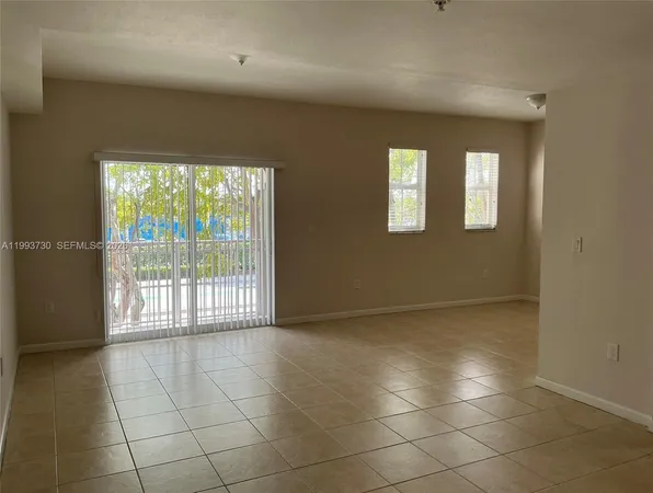 $2,700 | 11202 Northwest 83rd Street, Unit 214, Doral, FL 33178