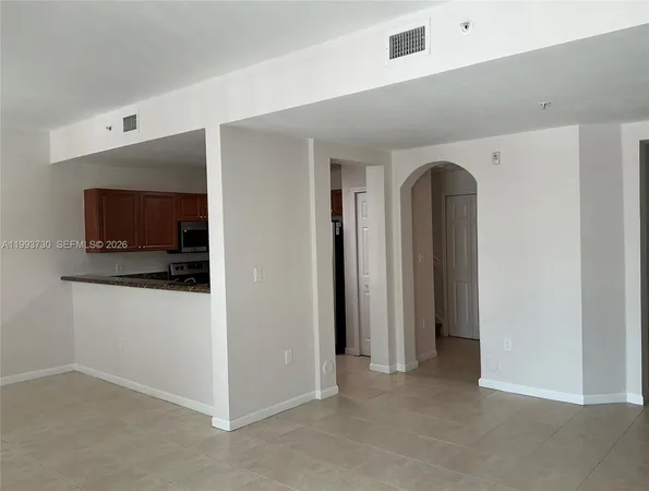 $2,700 | 11202 Northwest 83rd Street, Unit 214, Doral, FL 33178