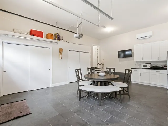 $699,900 | 4 Wilshire Lane, Pelham, NH 03076