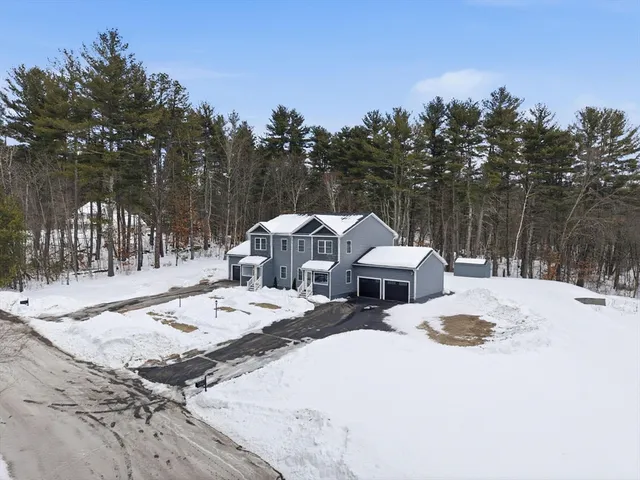 $699,900 | 4 Wilshire Lane, Pelham, NH 03076