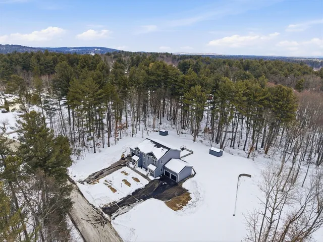 $699,900 | 4 Wilshire Lane, Pelham, NH 03076