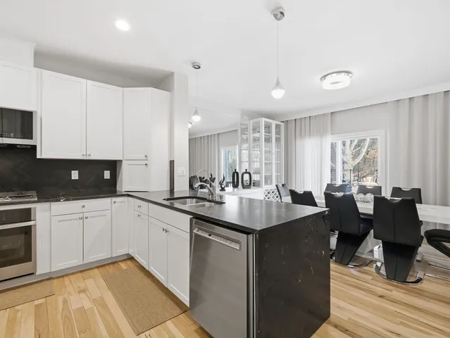 $699,900 | 4 Wilshire Lane, Pelham, NH 03076