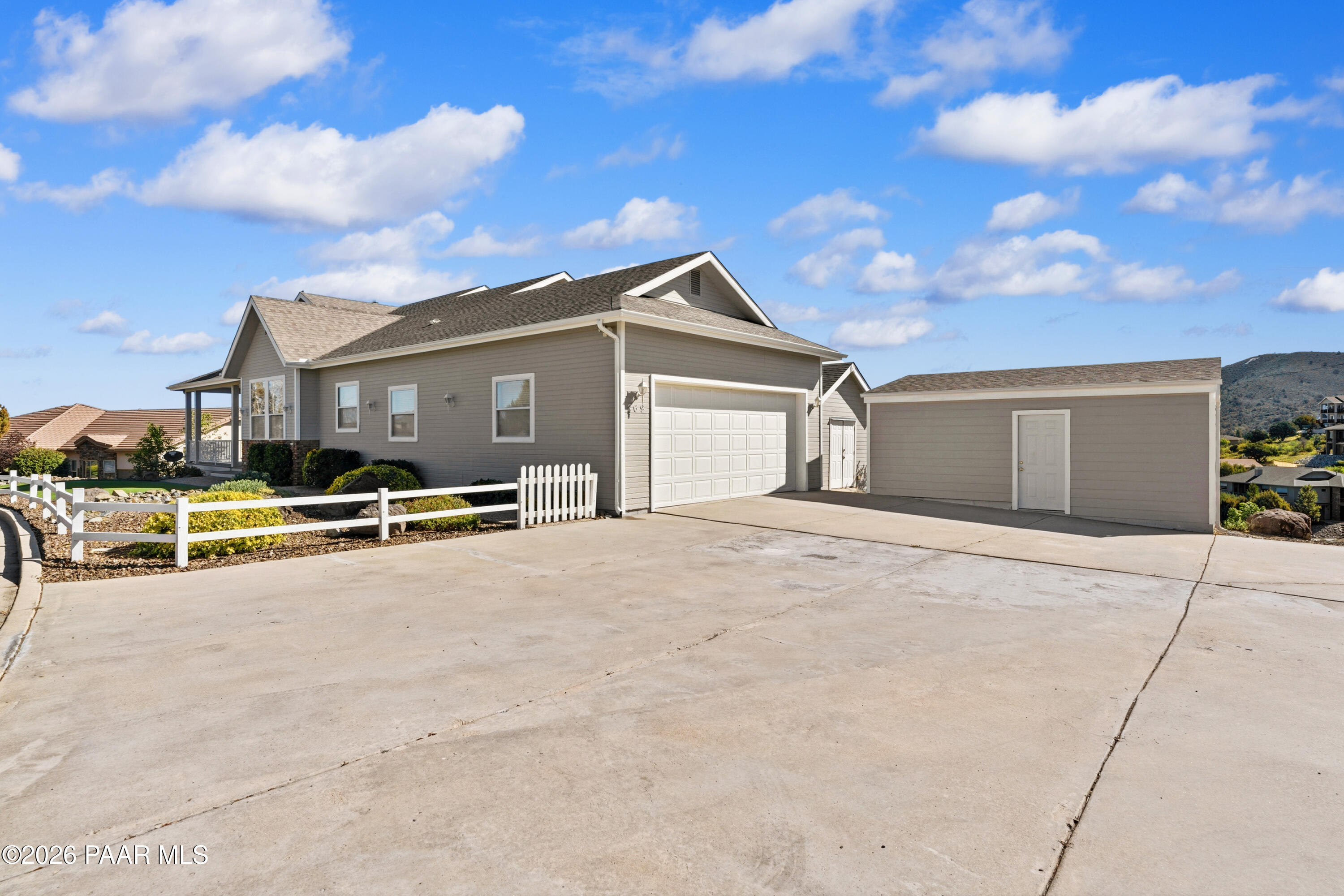 269 Point Of View Prescott, AZ 86303 - Photo 6 of 50 03-Front Driveway