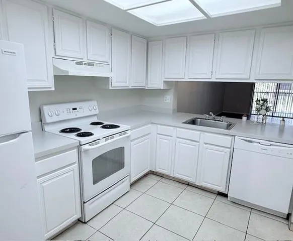 $1,700 | 4991 Puritan Circle, Unit 522, Tampa, FL 33617