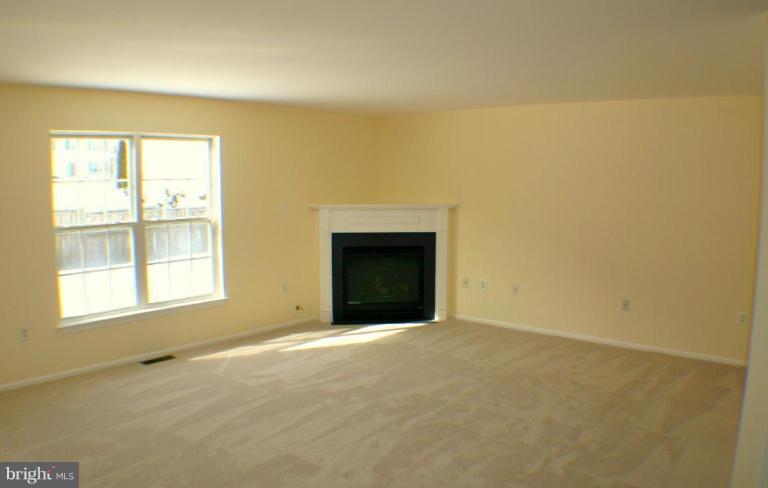 7 Ripley Road Stafford, VA 22556 - Photo 5 of 15 Living Room