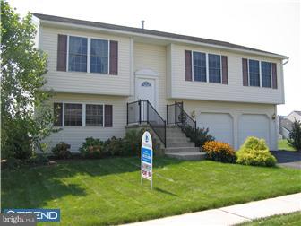 110 Primrose Lane Sinking Spring, PA 19608 - Photo 1 of 12 Gallery Image 1