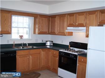 110 Primrose Lane Sinking Spring, PA 19608 - Photo 4 of 12 Gallery Image 4