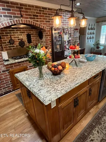 $489,000 | 242 Adams Lane, Jellico, TN 37762