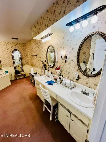 $489,000 | 242 Adams Lane, Jellico, TN 37762