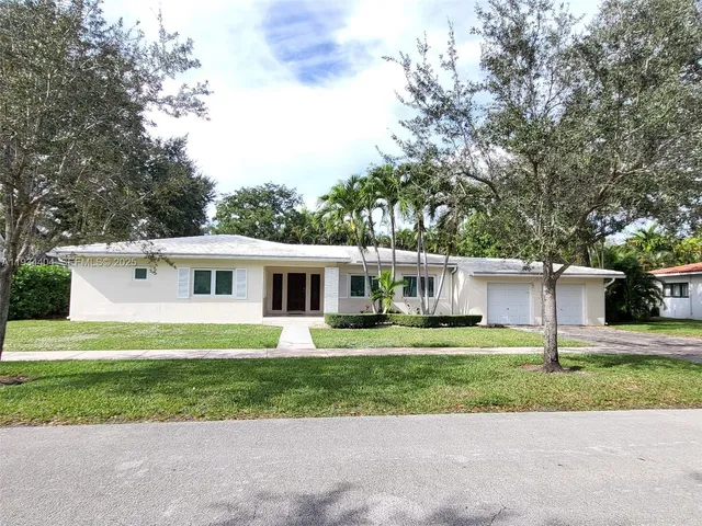 $8,000 | 825 Cremona Avenue, Coral Gables, FL 33146