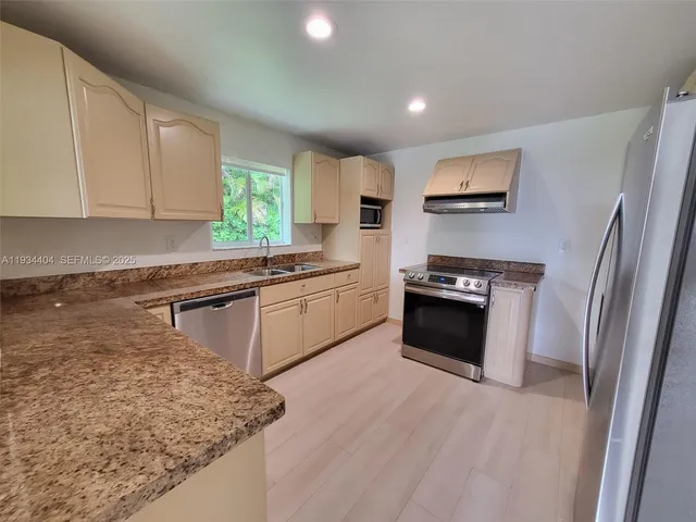 $8,000 | 825 Cremona Avenue, Coral Gables, FL 33146