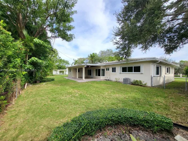 $8,000 | 825 Cremona Avenue, Coral Gables, FL 33146