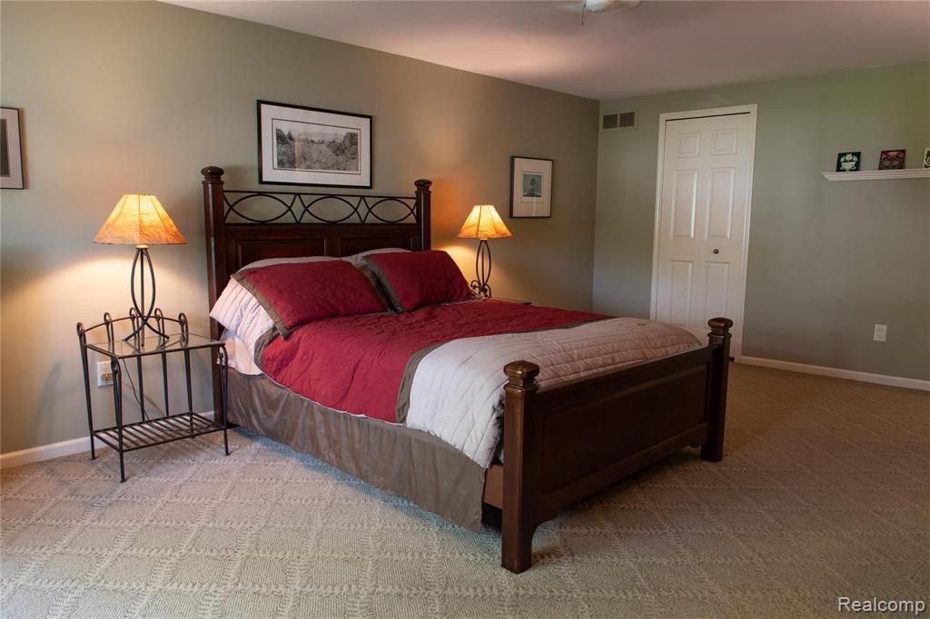 2275 Chalet Drive Rochester Hills, MI 48309 - Photo 33 of 62