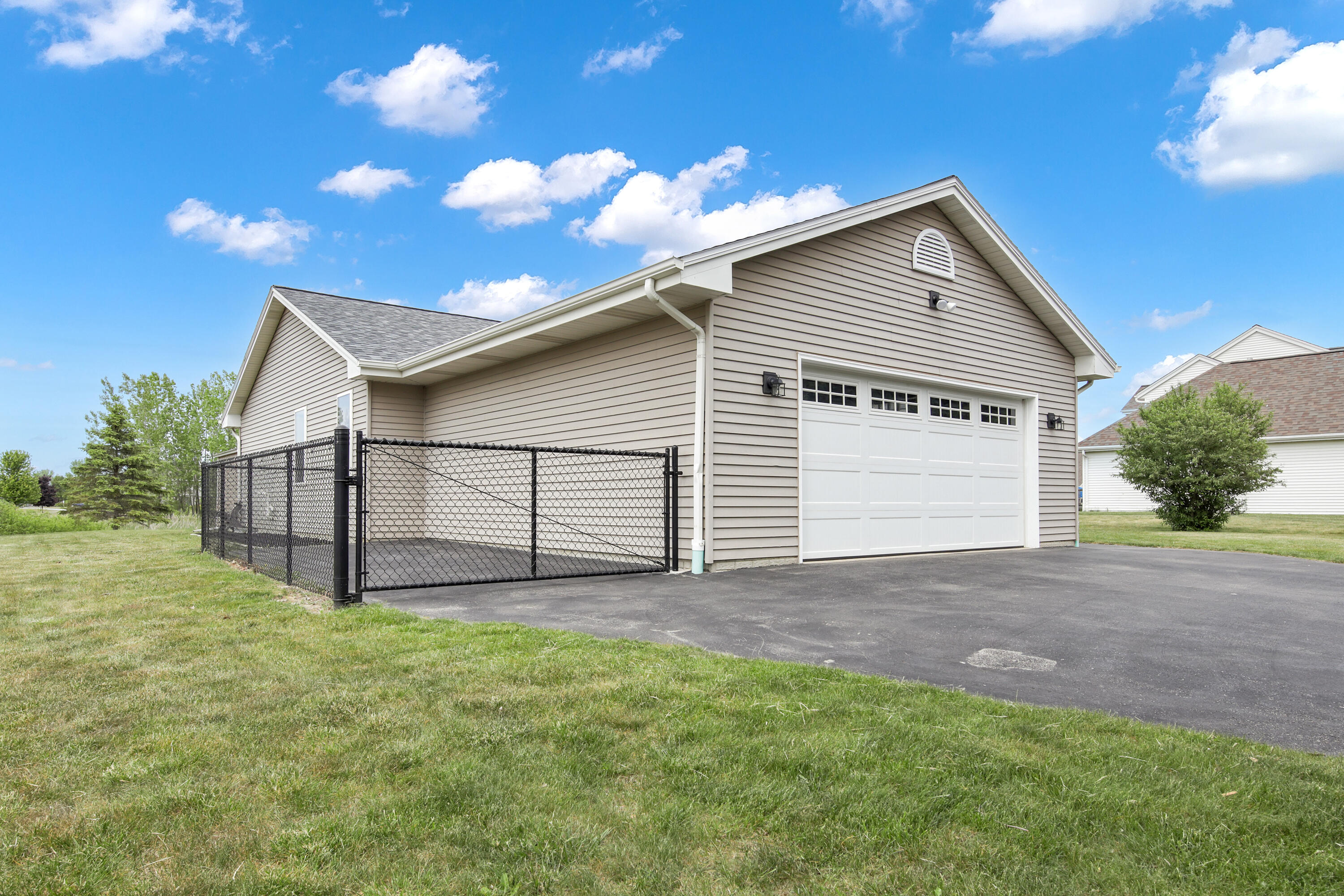 3800 East Elm Road Oak Creek, WI 53154 - Photo 5 of 28 3800 e elm rd-5