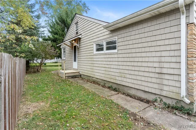 $299,900 | 172 Maple Street, East Aurora, NY 14052