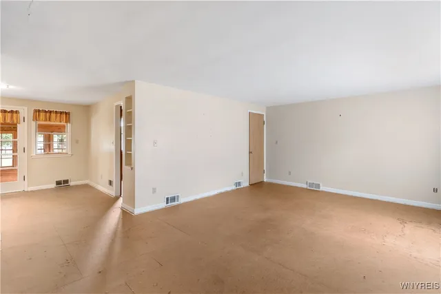 $299,900 | 172 Maple Street, East Aurora, NY 14052