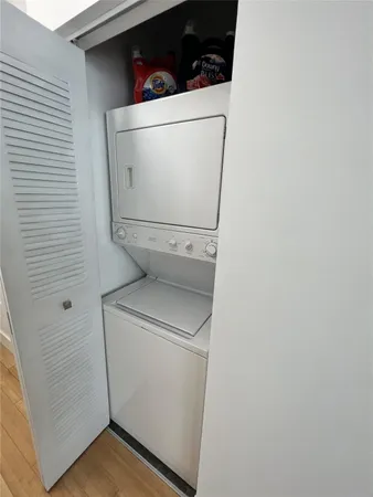 $3,400 | 133 Northeast 2nd Avenue, Miami, FL 33132