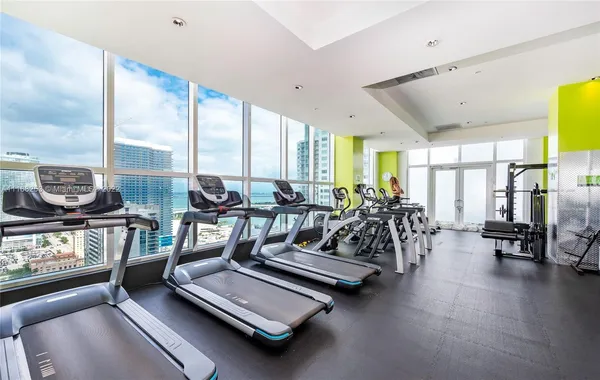 $3,400 | 133 Northeast 2nd Avenue, Miami, FL 33132