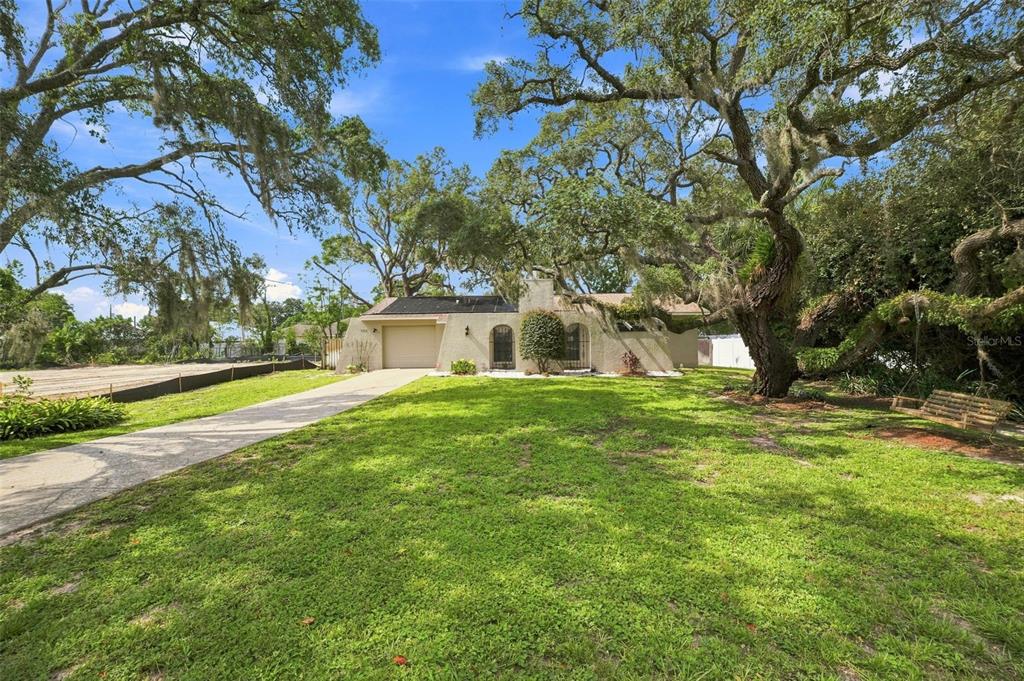 400 Fairbanks Road Spring Hill, FL 34608 - Photo 2 of 35