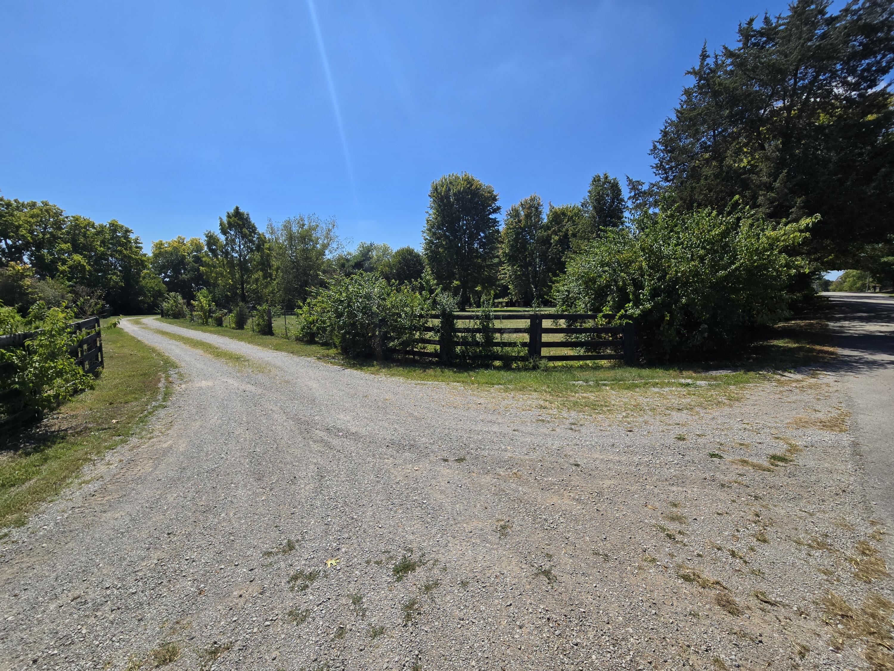 7236 Old Boonesboro Road Winchester, KY 40391 - Photo 41 of 43 20250912_132233